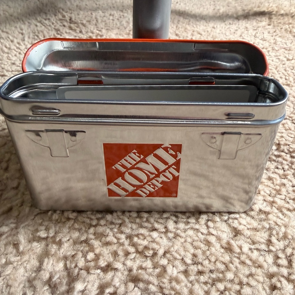 Home Depot metal tool box - Picture 3 of 3